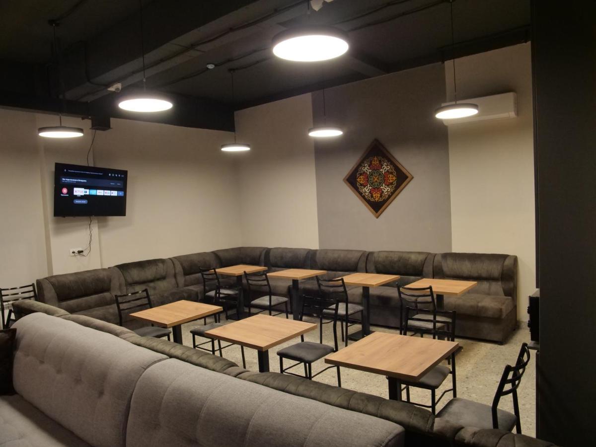 Muras Hostel Бішкек Екстер'єр фото